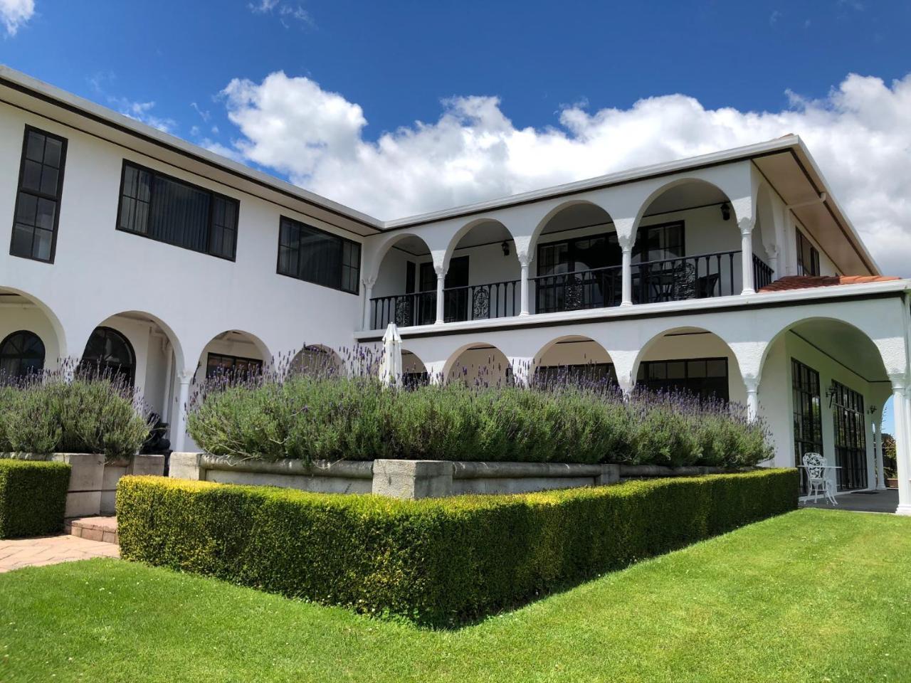 The Pillars Retreat Bed & Breakfast Taupo Exterior photo
