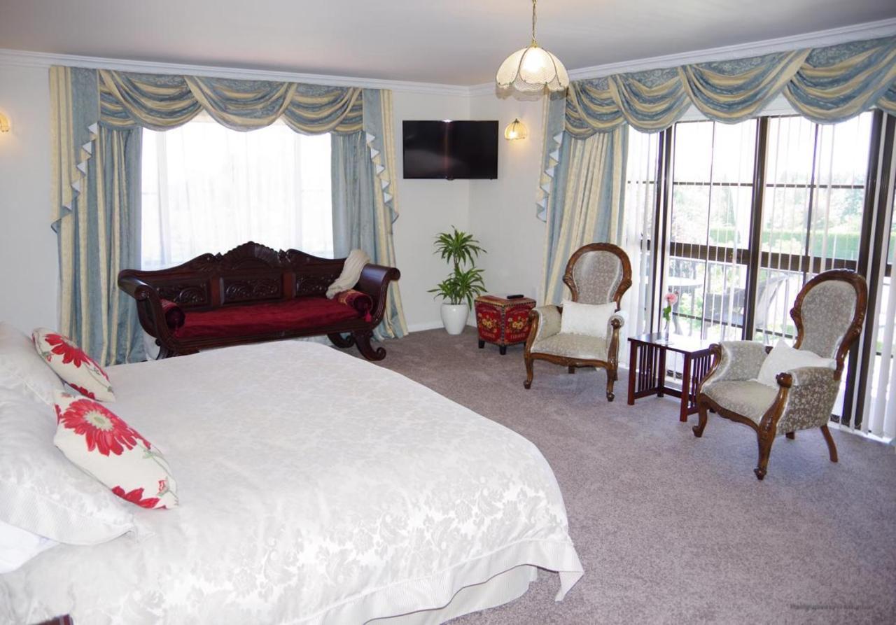 The Pillars Retreat Bed & Breakfast Taupo Exterior photo
