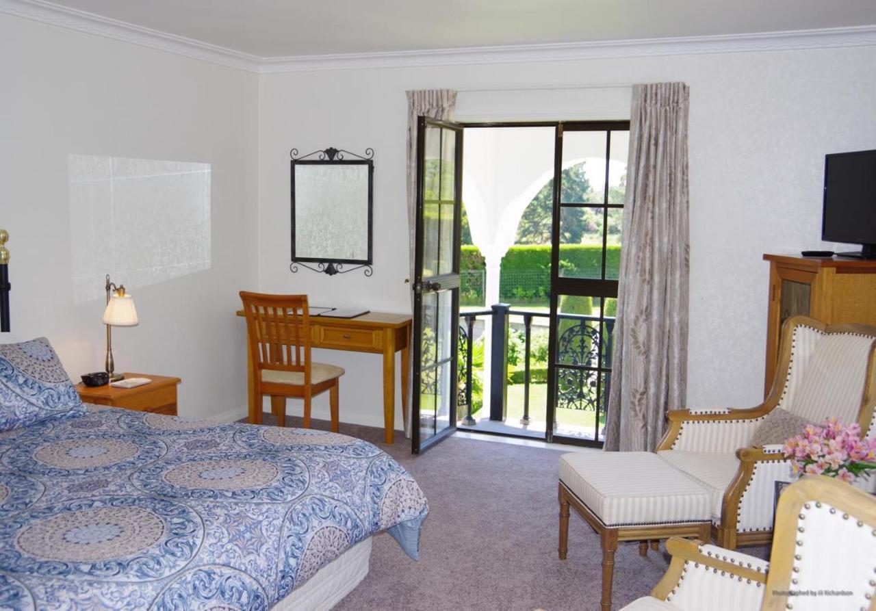 The Pillars Retreat Bed & Breakfast Taupo Exterior photo
