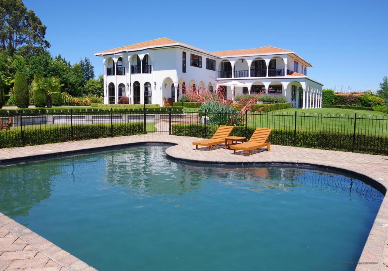 The Pillars Retreat Bed & Breakfast Taupo Exterior photo