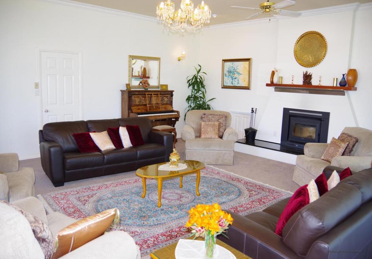 The Pillars Retreat Bed & Breakfast Taupo Exterior photo