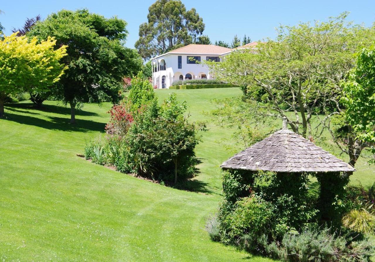 The Pillars Retreat Bed & Breakfast Taupo Exterior photo