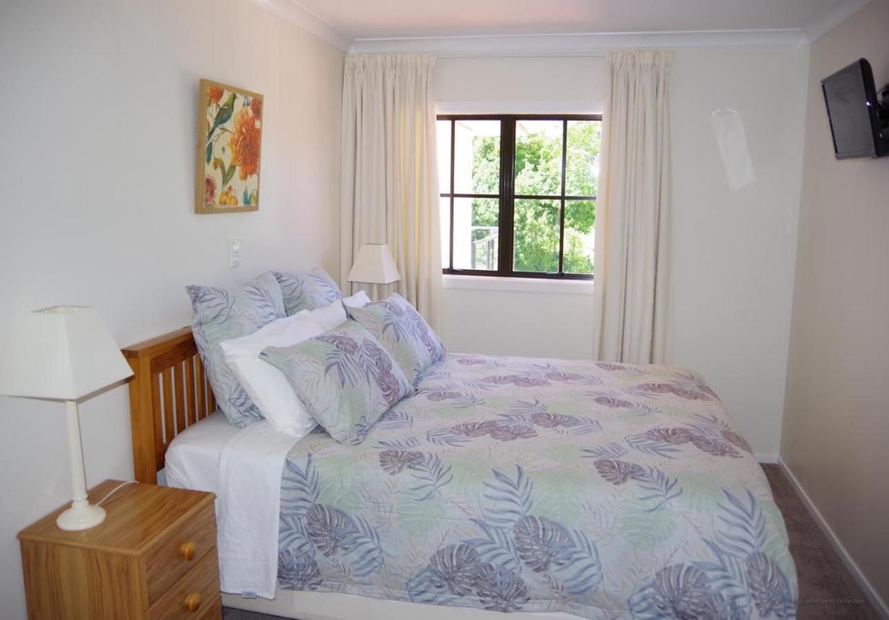 The Pillars Retreat Bed & Breakfast Taupo Exterior photo
