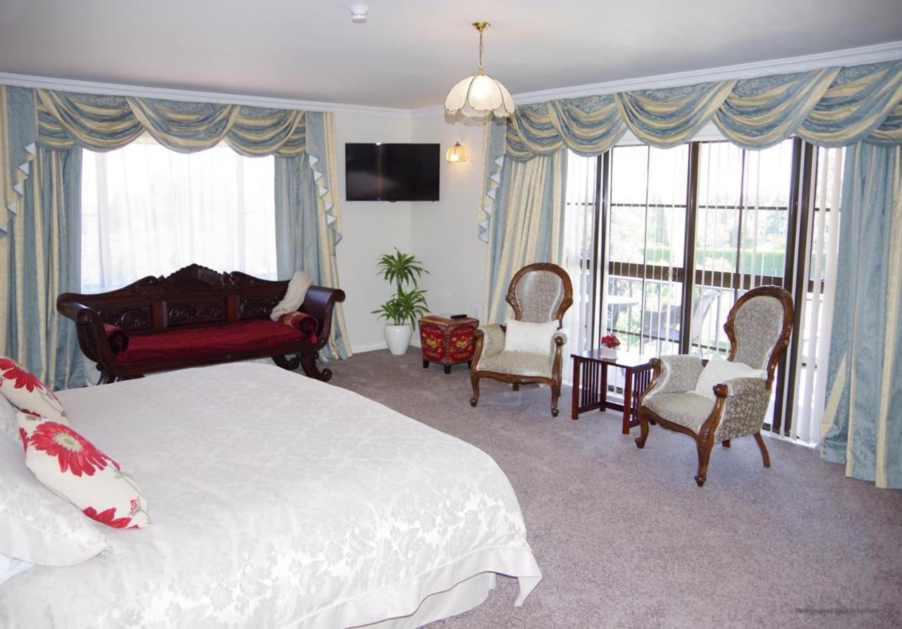 The Pillars Retreat Bed & Breakfast Taupo Exterior photo