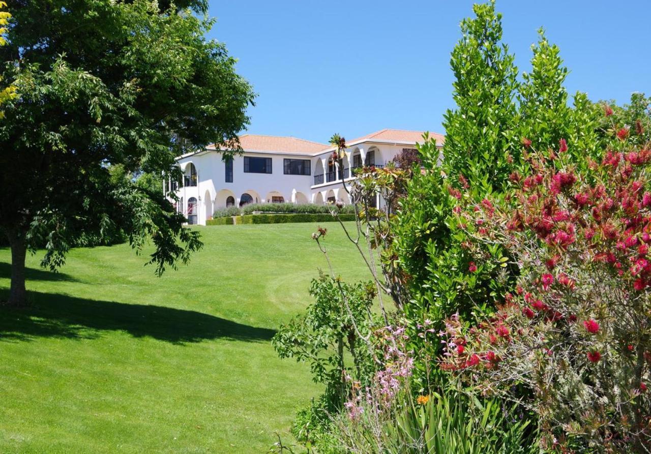 The Pillars Retreat Bed & Breakfast Taupo Exterior photo